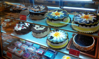 Holland Bakery Pondok Cabe food