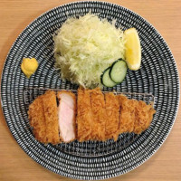 Kurobuta Tonkatsu Horiichi inside