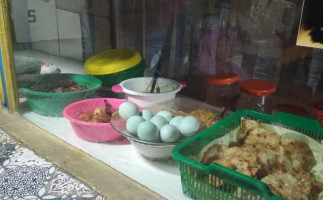 Warung Nasi Uduk Super Ibu Enah food