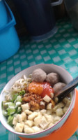 Saung Mie Ayam Bakso Sapi Bumi Cendrawasih food