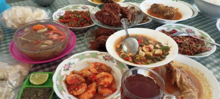Rumah Makan Sederhana Special Soto Ayam Kampung food