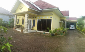 Puteri Saharani Home outside