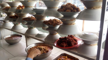 Rumah Makan Padang Elok Basamo food