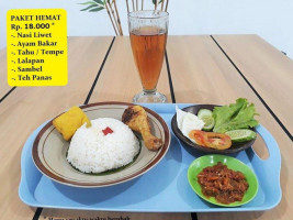 Saung Liwet Mak Onot food