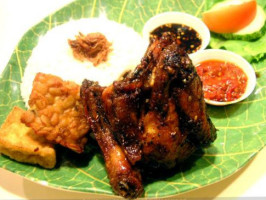 Ayam Bakar D'manz food