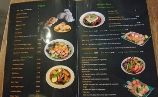 Pud Thai vs Pho food