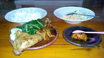 Ayam Goreng Kampung Mbak Mul food