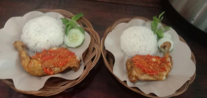 Ayam Goreng/bebek Goreng Mbk Ita food