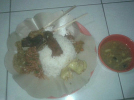 Nasi Lawar Jeleka food