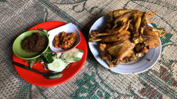 Ayam Goreng Kampung Mbah Karto inside