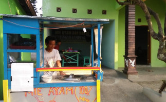 Warung Mie Ayam Dan Bakso Tengah Kampung food