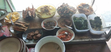 Warung Makan Bu Tarni (ayam Geprek) Dan Kost food