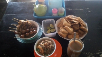 Soto Seger Yanto Khas Semarang food