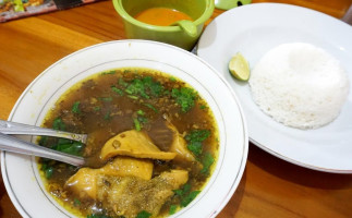 Bebek Goreng Harissa Soto Madura Wawan Cabang Sukoharjo food