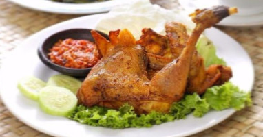 Ayam Geprek Abang Ireng Outlet Sukoharjo food