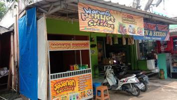 Warung Penyet Solehot food