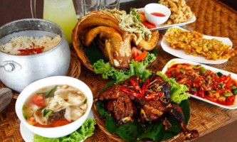 Ayam Bakar Dan Nasi Goreng Putra Willys 93 Mas Baim food