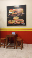 Mister Burger Mojolaban inside