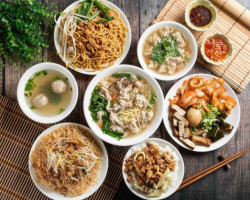 Hēi Zhū Y Shǒu Gōng Ròu Gēng food