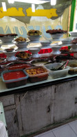 Rumah Makan Buyung food