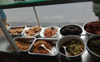 Warung Pojok Bonangan food