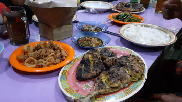 Ikan Bakar Etong Khas Blanakan food
