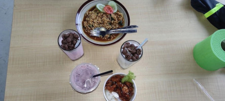 Warung Tepi Sawah food