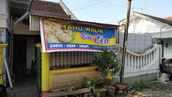 Warung Tahu Walik B. Een food