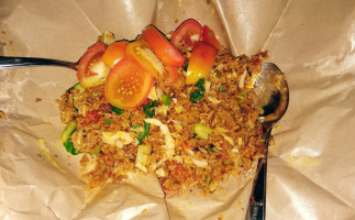 Nasi Goreng Kamasan food