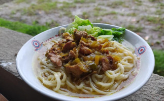 Warung Mie Ayam Dan Soto Mbak Astri food