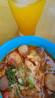 Waroeng Seblak Bahenol food