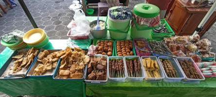 Soto Daging Mbak Dewi food