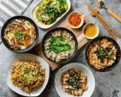 Huā Lián Biǎn Shí Miàn Fàn Guǎn food