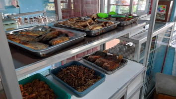 Warung Nasi Sederhana Ma Cicih food