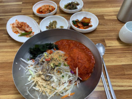 동해곰치 food