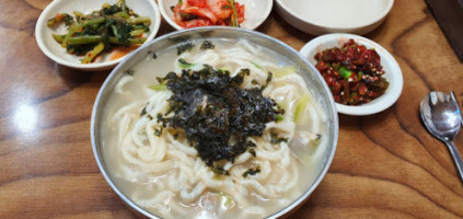 충남칼국수 food