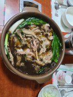 산천능이한방백숙 food