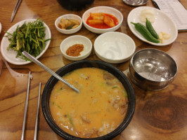 수라돼지국밥 food