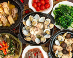 Yī Bā Mí Nǐ Tǔ Jī Guō food
