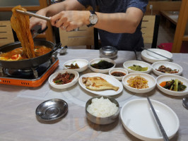 사인방숯불갈비 food