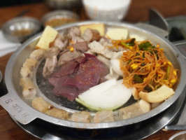 황소곱창구이 food