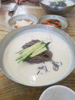 초당동치미막국수 food