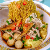 Tai Wah Pork Noodle inside