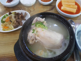 주왕산삼계탕 food