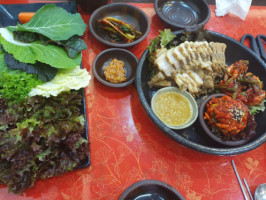 정든보쌈 food