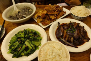 Qián Táng Rén Jiā Shuāng Qiáo Tù Diàn food