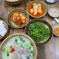 청하돼지국밥 food