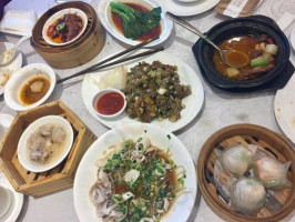 Róng Yù Hǎi Xiān Dà Jiǔ Lóu food