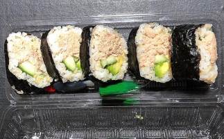 Sushi Sazuki food