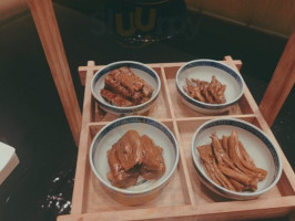 Yí Dōu Fǔ Zhōng Cān Tīng food